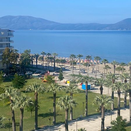 Sea Side Apartment Vlorë Esterno foto
