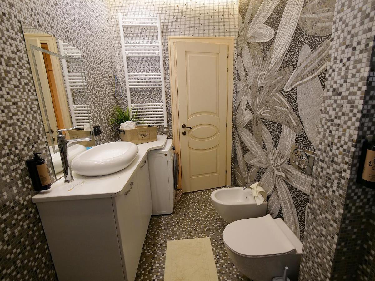 Sea Side Apartment Vlorë Esterno foto
